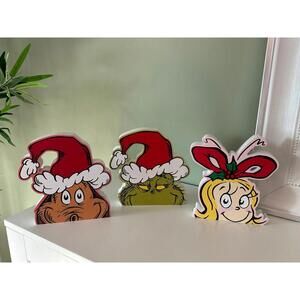 VHTF new Grinch, max & Cindy Lou set! Grinchmas wood cut outs